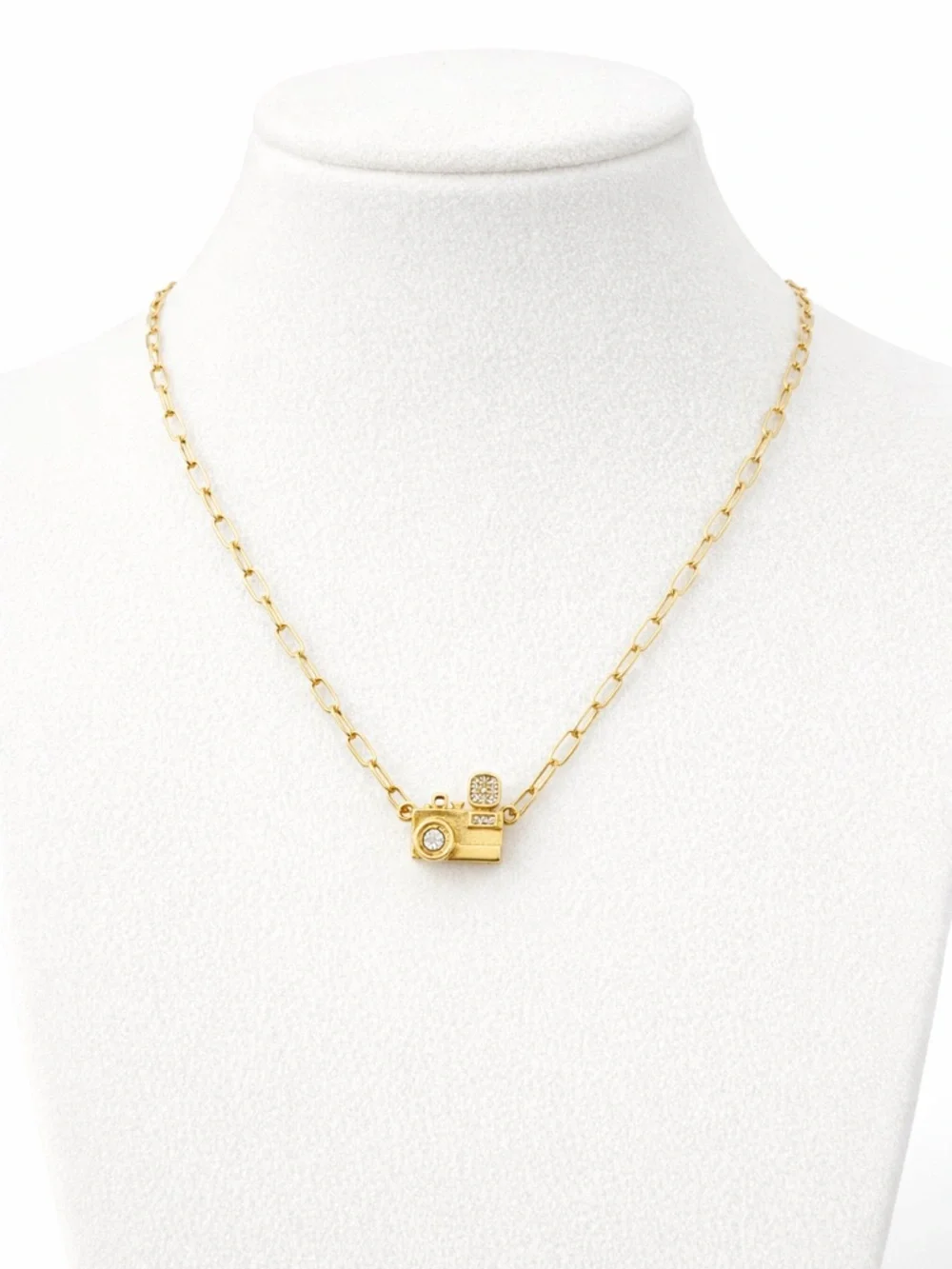 Kate Spade Picture Perfect Camera Necklace.